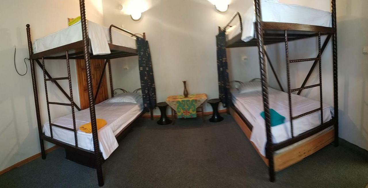 Sim Sim Hostel & Guest House Near The Church سمرقند المظهر الخارجي الصورة